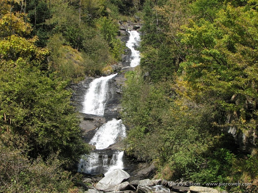 10_Primi salti della cascata della Valsambuzza.JPG